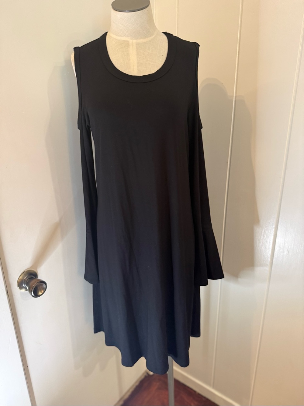 Karen Kane Black Long-Sleeve Cold-Shoulder Dress NWT made in USA Sz M